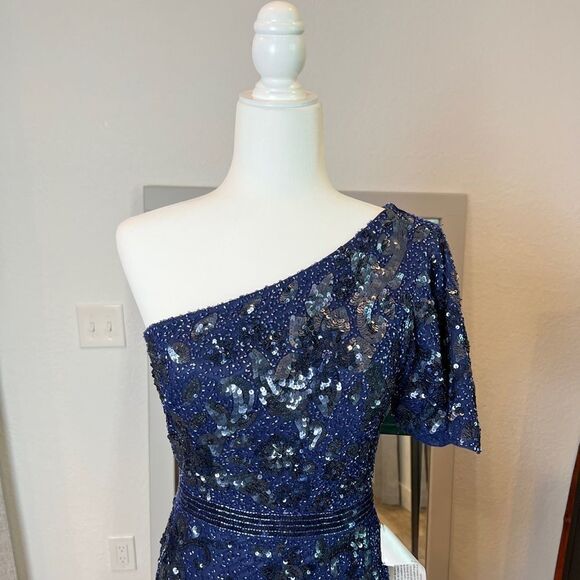 NEW MAC DUGGAL SEQUINED ONE SHOULDER EVENING GOWN - Picture 4 of 13
